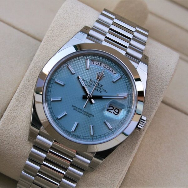 Day-Date Platinum Ice Blue Diagonal Motif 40mm - Image 8