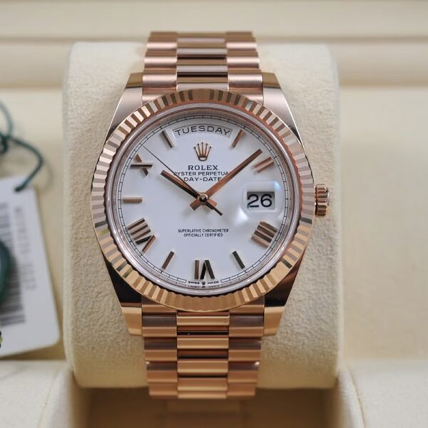 Rolex Day-Date President 40mm Everose gold White Dial 228235-0032 Unworn - Image 2