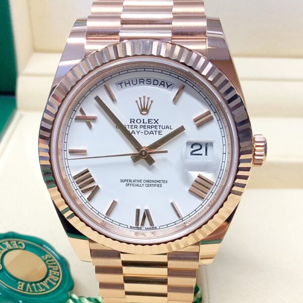 Rolex Day-Date President 40mm Everose gold White Dial 228235-0032 Unworn - Image 14