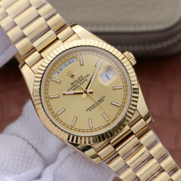 Day-Date Golden 40mm - Image 3