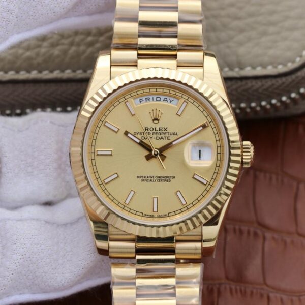 Day-Date Golden 40mm - Image 2