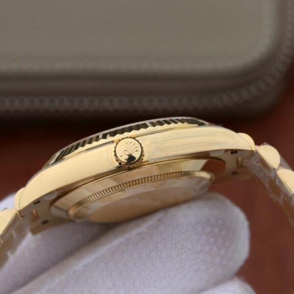 Day-Date Golden 40mm - Image 5